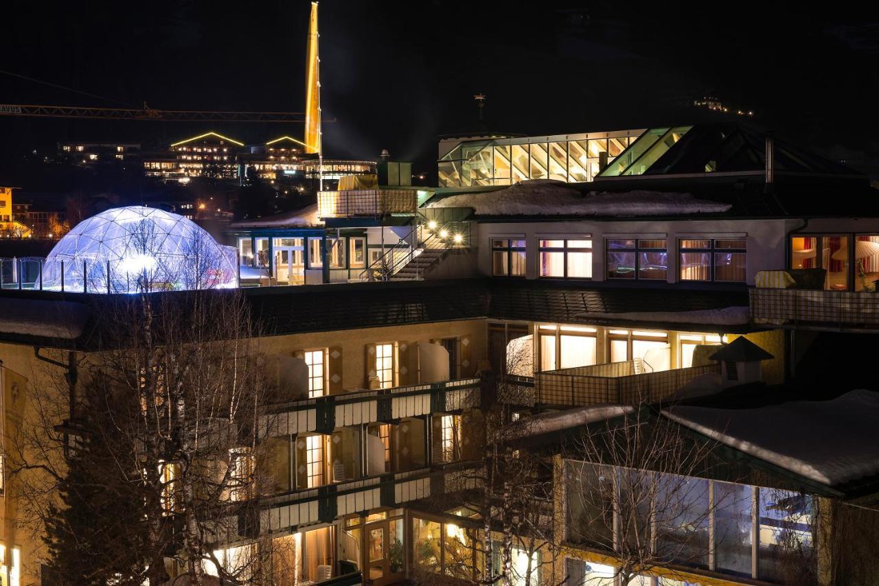Hotel Cavallino Bianco - Weisses Roessl Innichen Buitenkant foto
