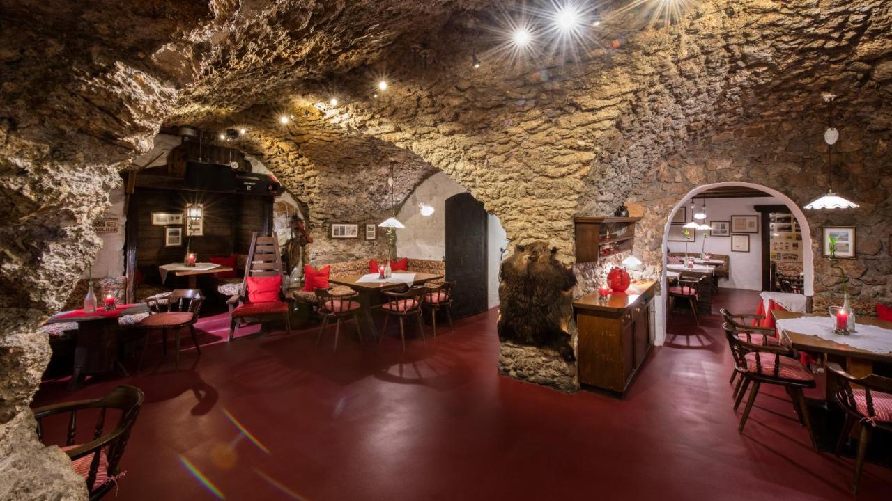 Hotel Cavallino Bianco - Weisses Roessl Innichen Buitenkant foto