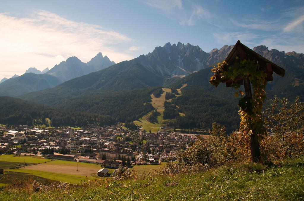 Hotel Cavallino Bianco - Weisses Roessl Innichen Buitenkant foto