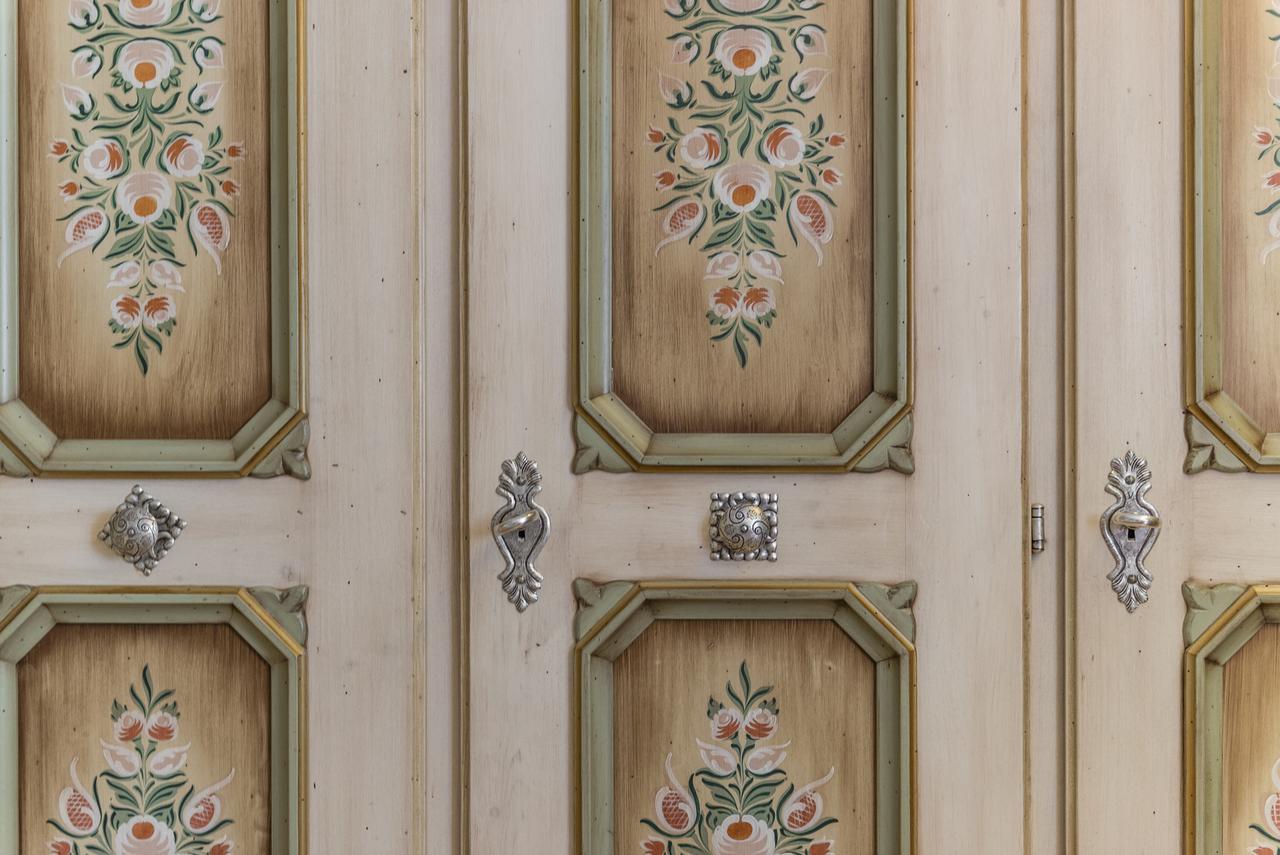 Hotel Cavallino Bianco - Weisses Roessl Innichen Buitenkant foto